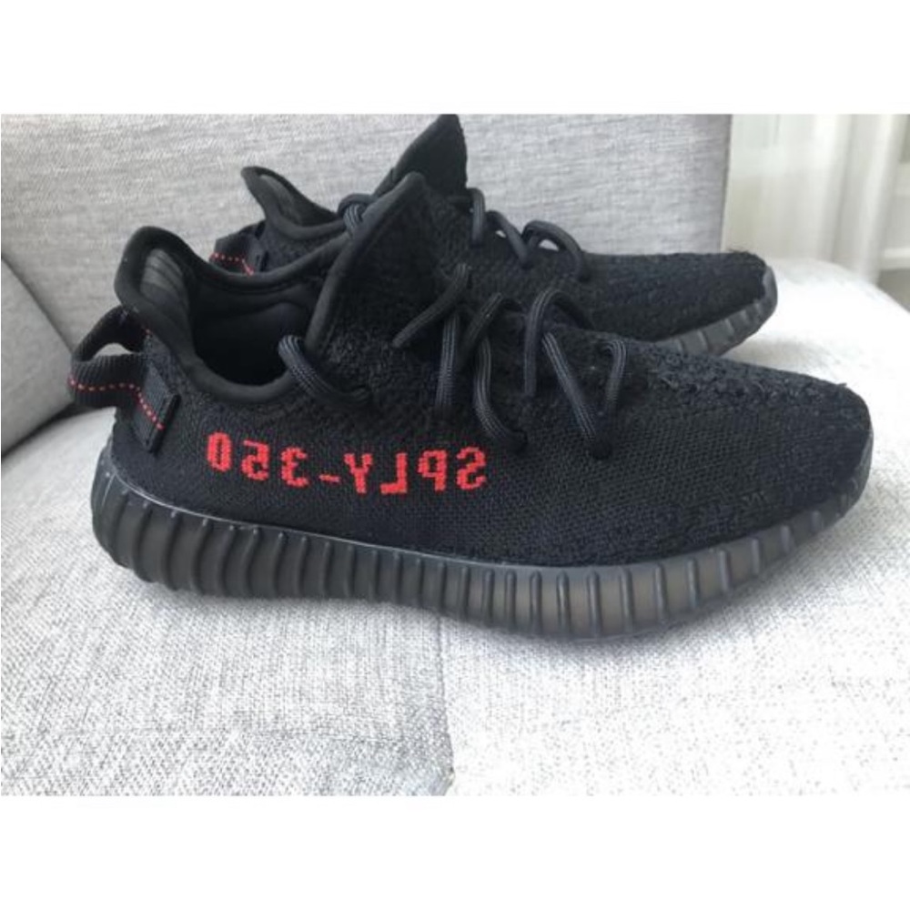 Authentic Adidas Yeezy Boost 350 V 2 Black sz 5 ( floor model)